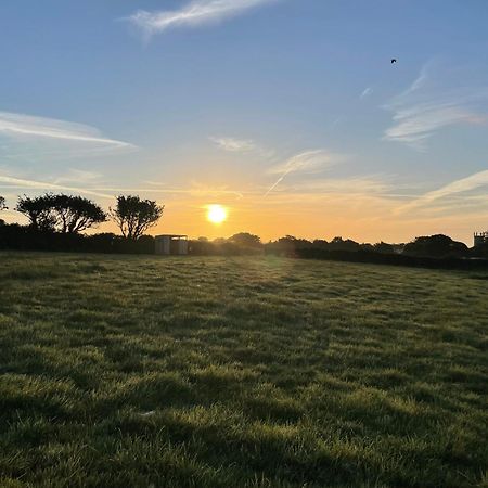 Trevena Cross Glamping & Camping ヘルストン エクステリア 写真