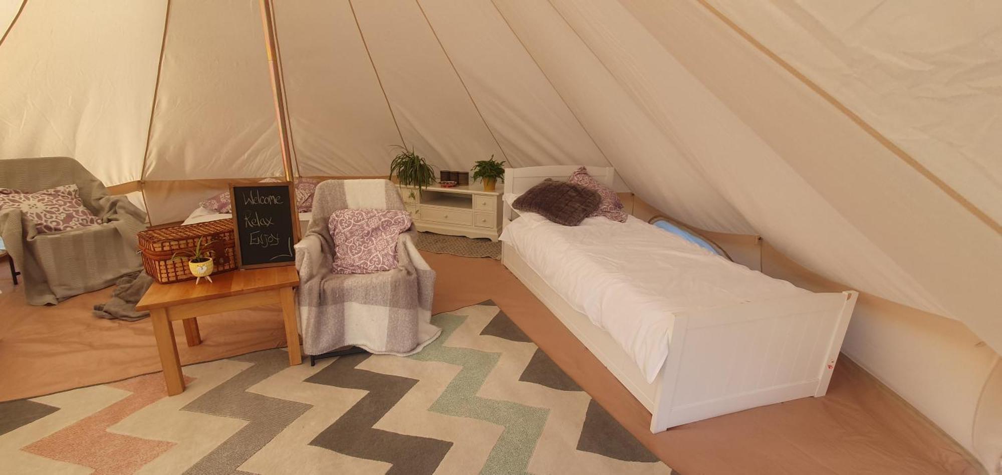 Trevena Cross Glamping & Camping ヘルストン エクステリア 写真