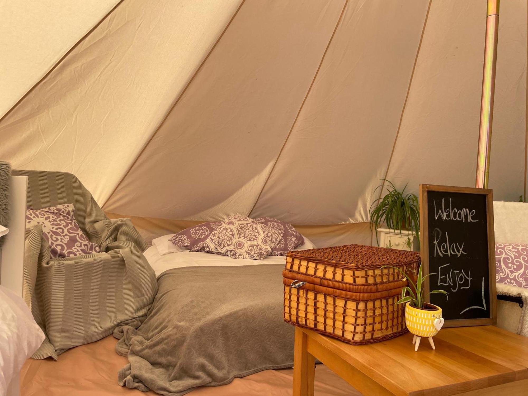 Trevena Cross Glamping & Camping ヘルストン エクステリア 写真