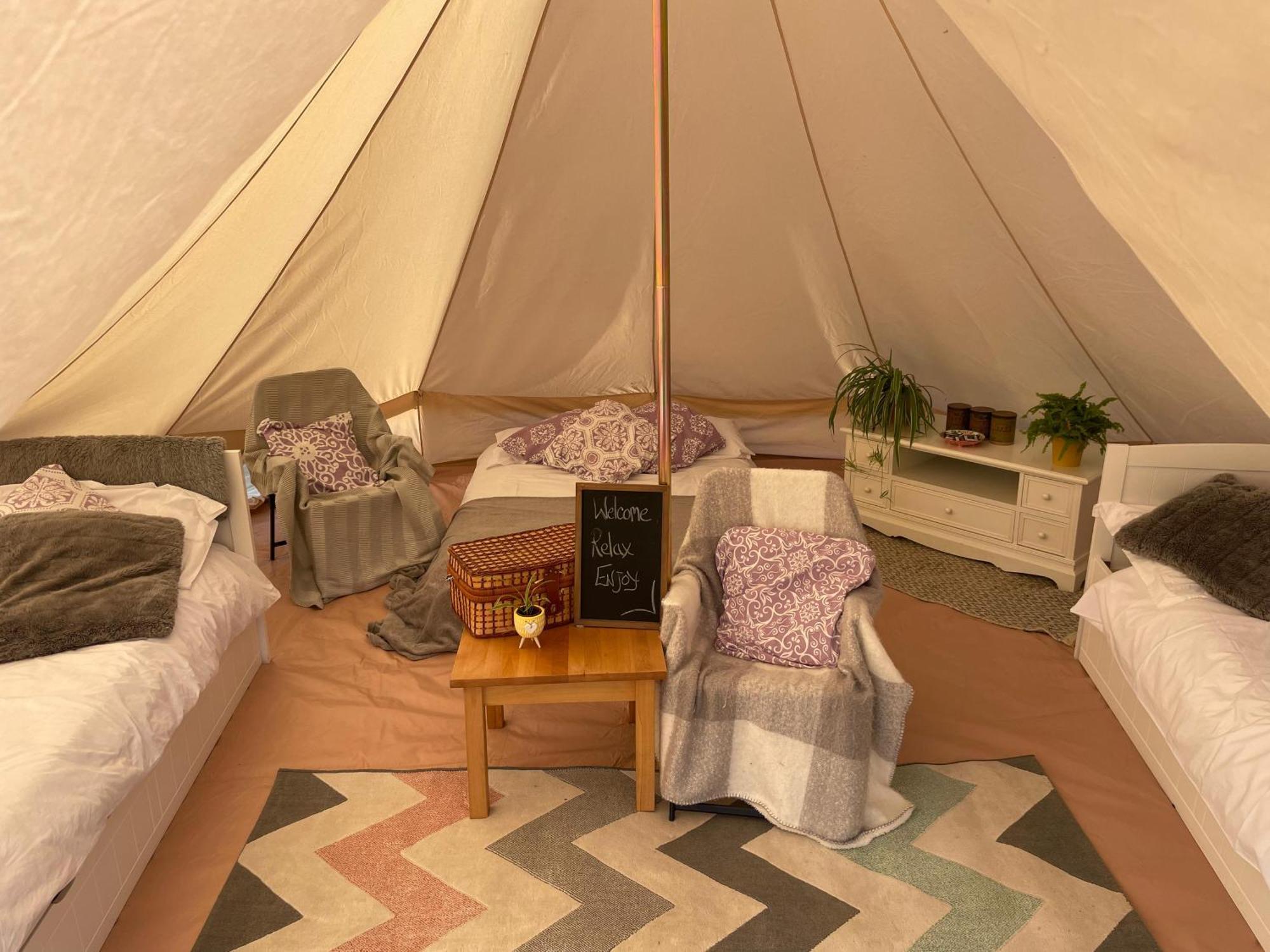 Trevena Cross Glamping & Camping ヘルストン エクステリア 写真