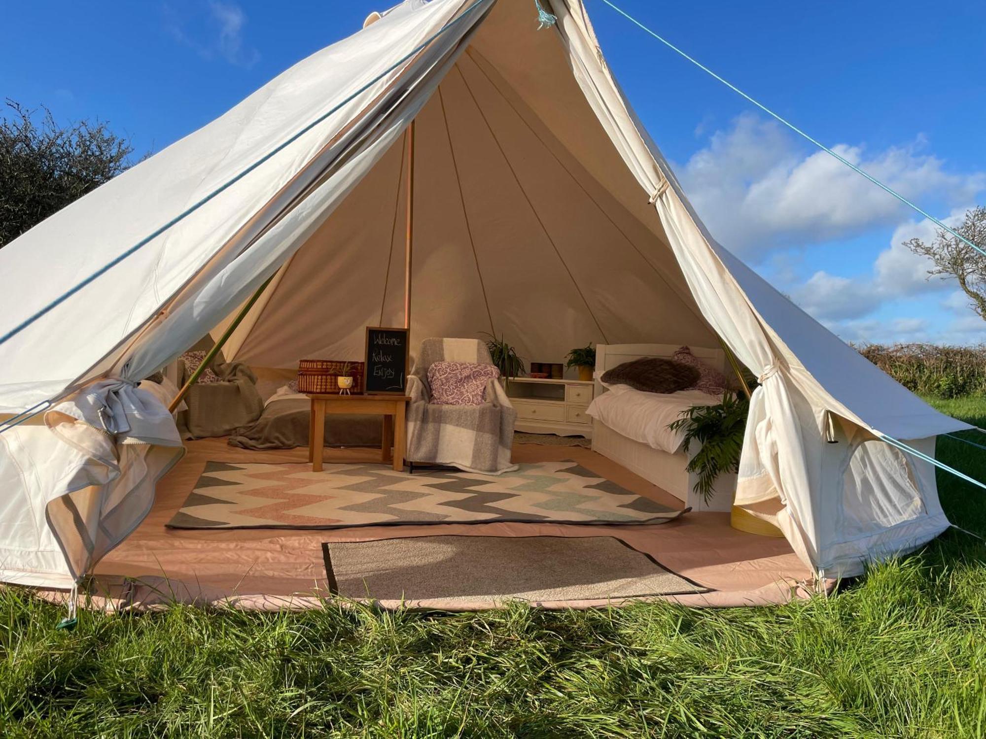 Trevena Cross Glamping & Camping ヘルストン エクステリア 写真