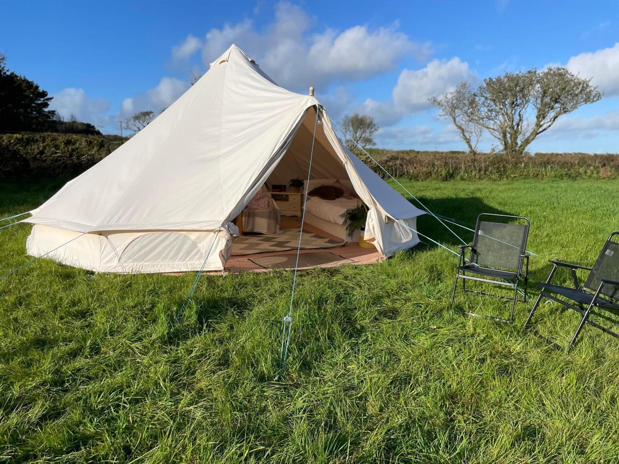 Trevena Cross Glamping & Camping ヘルストン エクステリア 写真
