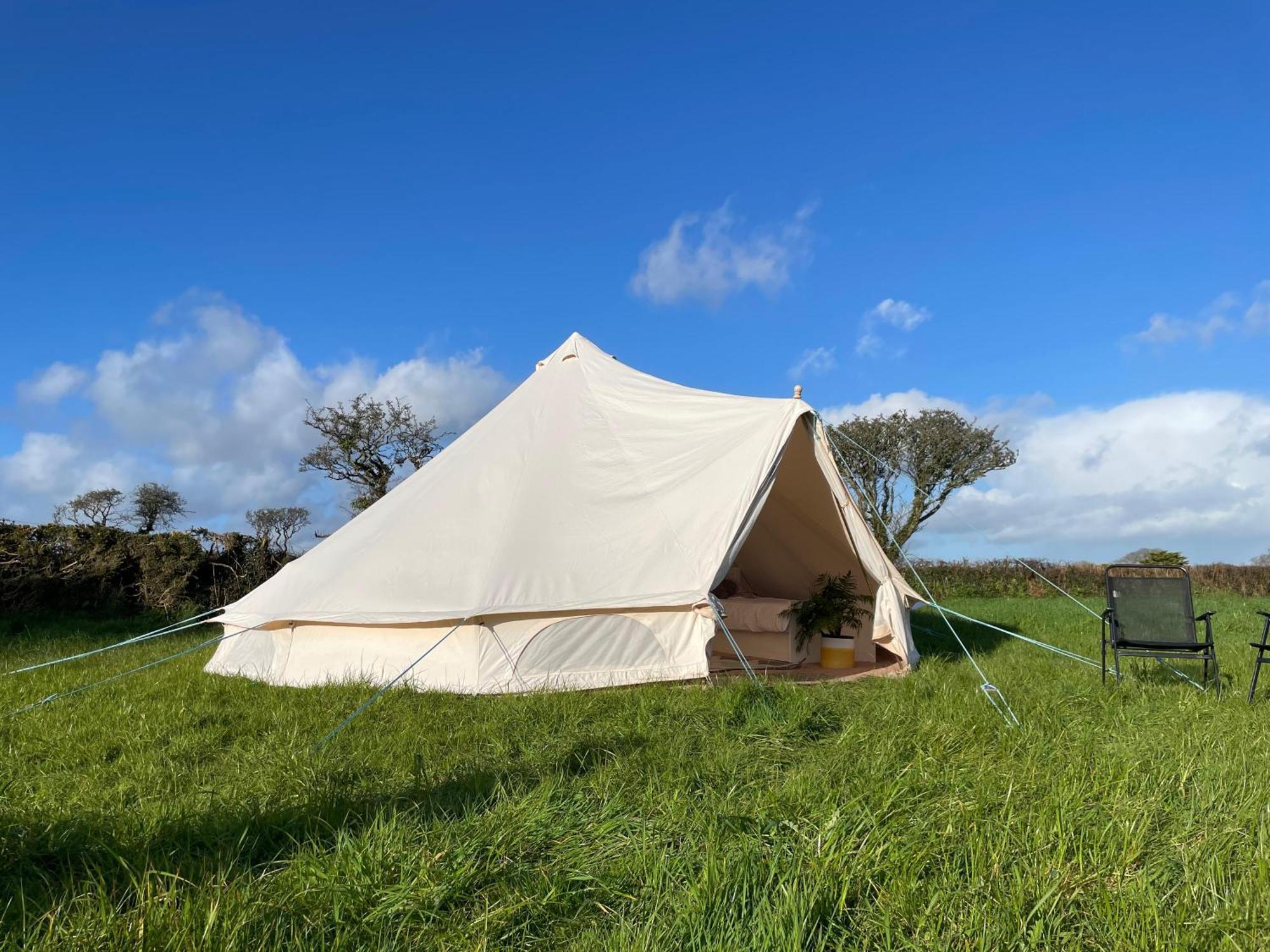 Trevena Cross Glamping & Camping ヘルストン エクステリア 写真