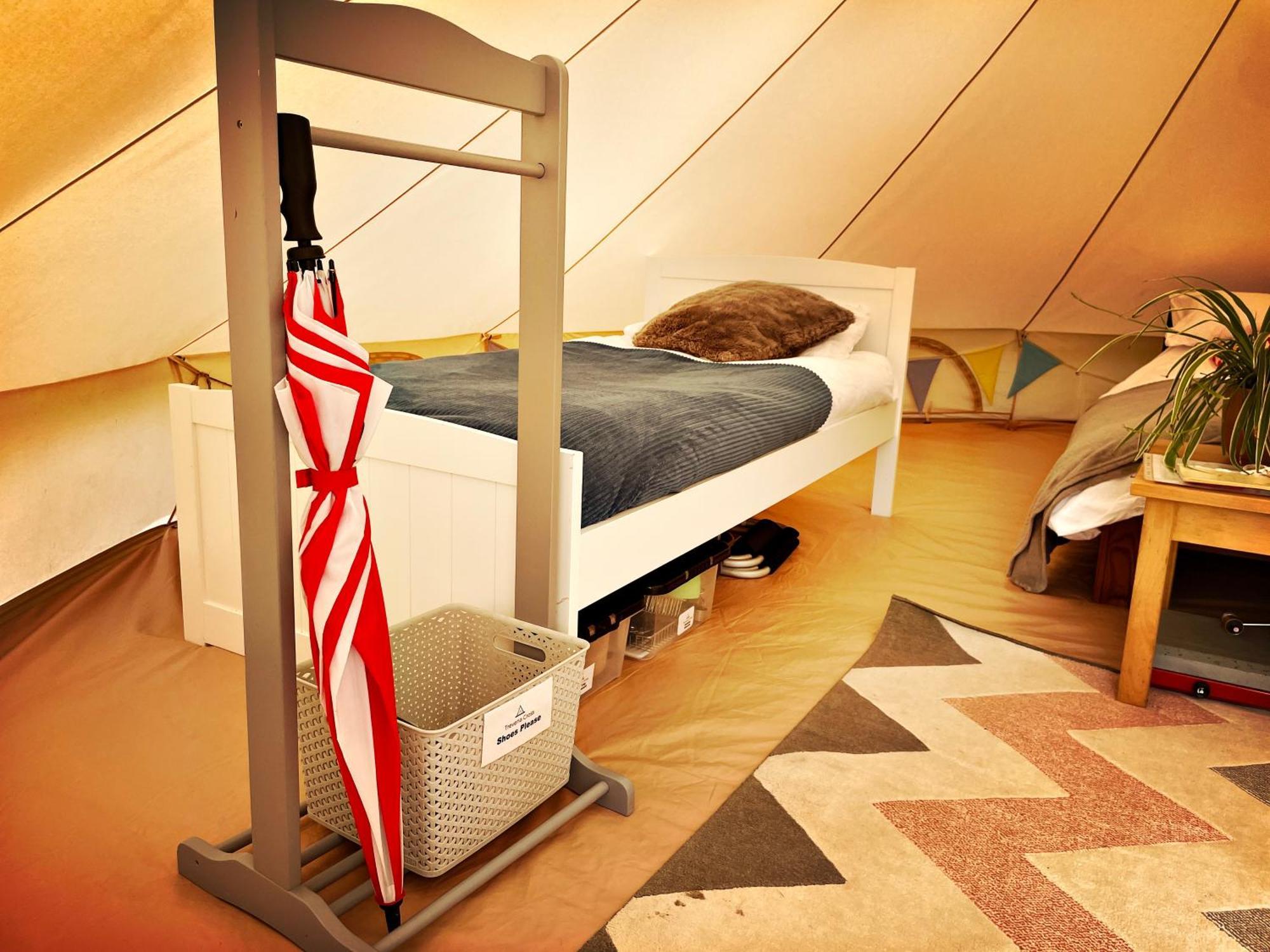 Trevena Cross Glamping & Camping ヘルストン エクステリア 写真