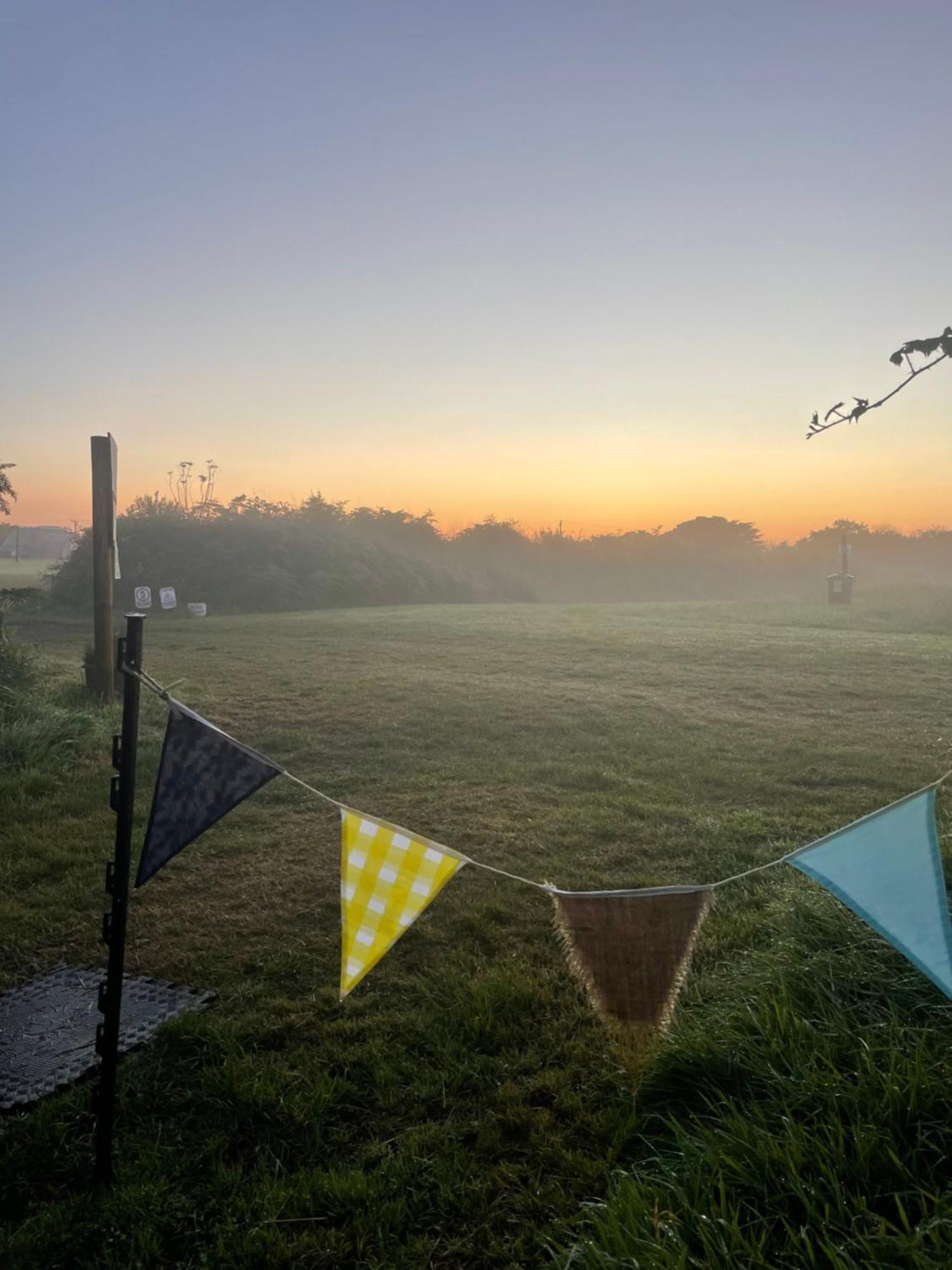 Trevena Cross Glamping & Camping ヘルストン エクステリア 写真