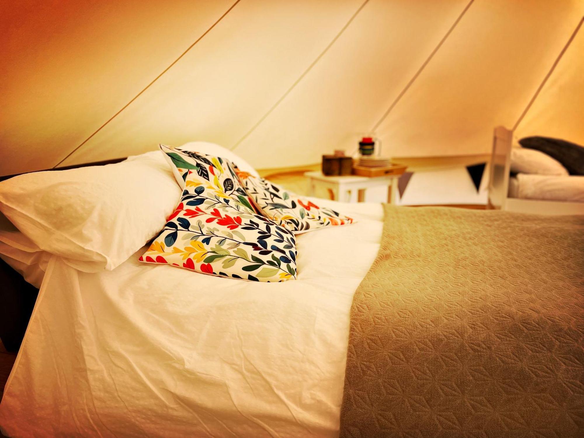 Trevena Cross Glamping & Camping ヘルストン エクステリア 写真