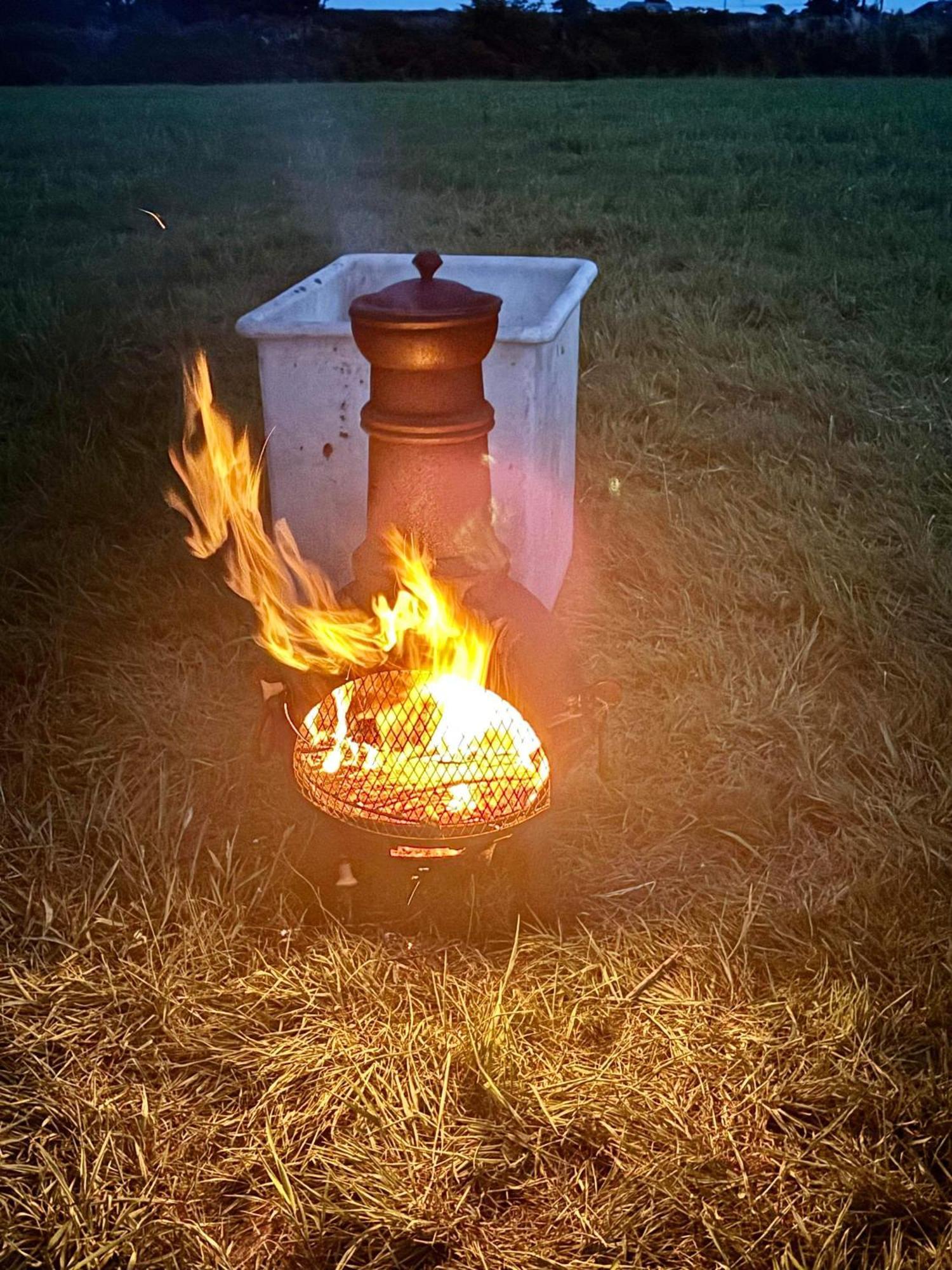 Trevena Cross Glamping & Camping ヘルストン エクステリア 写真